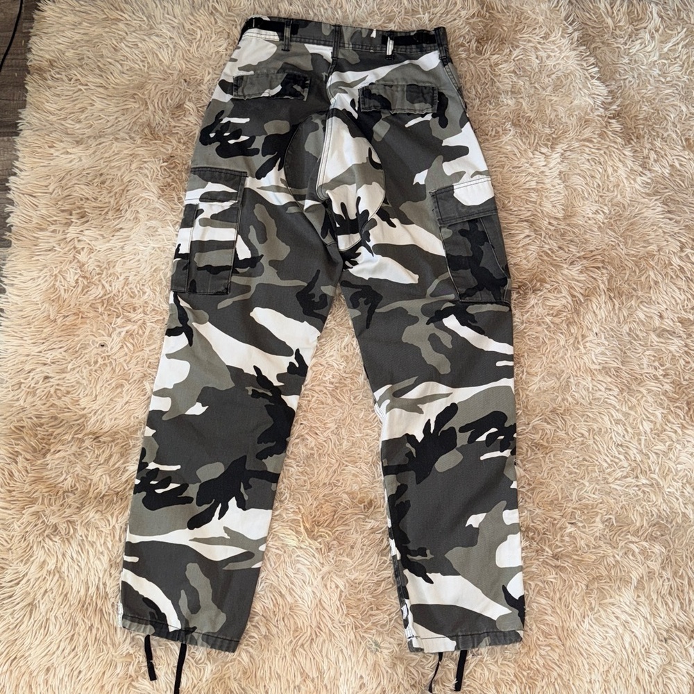 Rothco Camouflage Cargo Pants - S - Picture 5 of 6